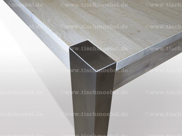 Esstisch aus eiche Bianco mit von oben sichtbarem Edelstahl Beinen min