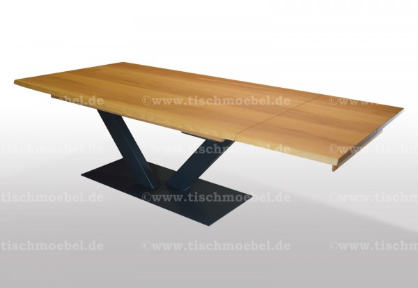 Tisch mit Naturkante aus Kernbuche 230x120 auf V - Untergestell