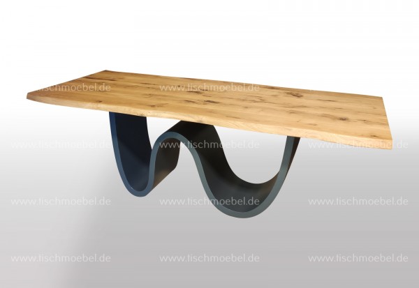 Holztisch mit Naturkante Wildeiche 200x90 auf Wave Tischuntergestell