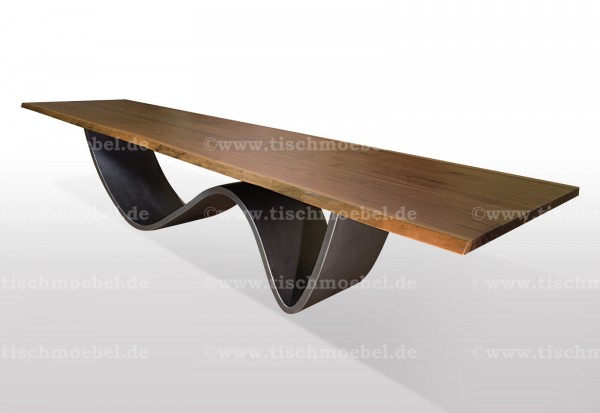 Baumtisch Nussbaum massiv auf Wave Tischuntergestell