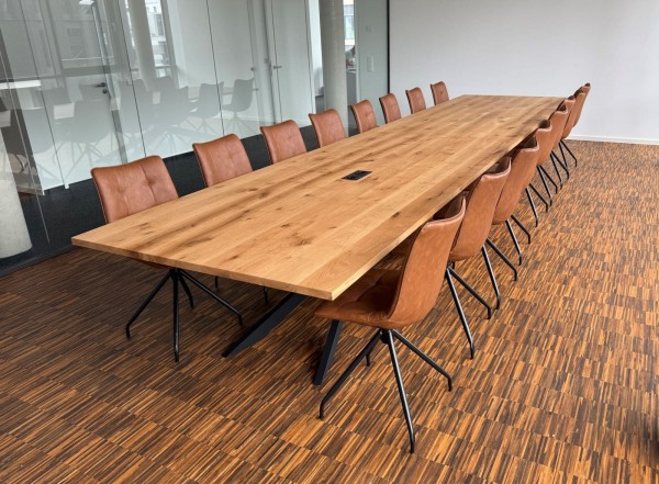 Besprechungstische aus Wildeicheiche - Multimedia Vorbereitung - Masse Variabel - 180x130cm