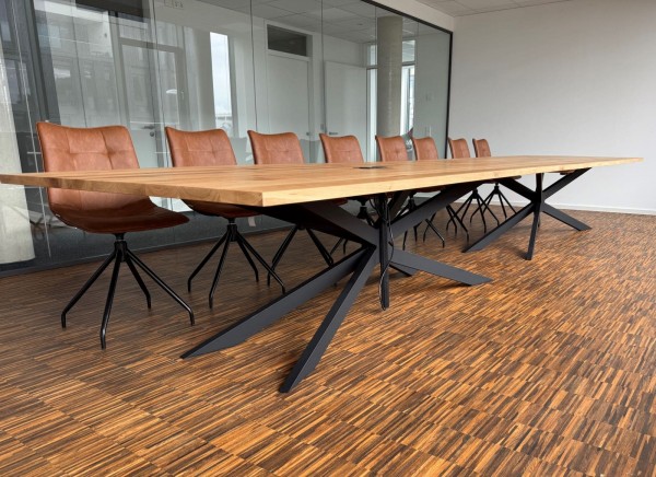 Besprechungstische aus Massivholz - Multimedia Vorbereitung - Masse Variabel