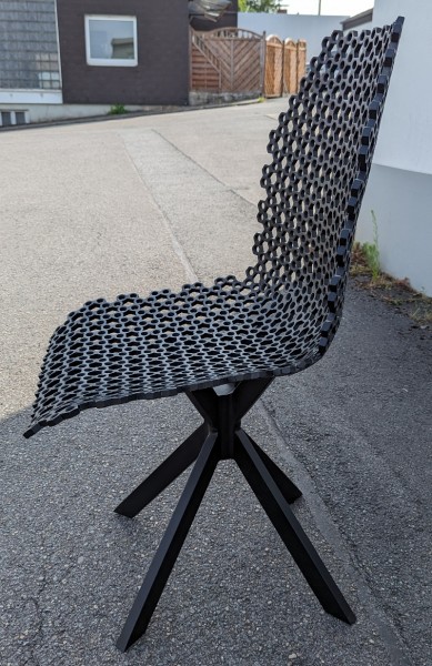 Stuhl M10 Stahl Designerstuhl Seitenansiht