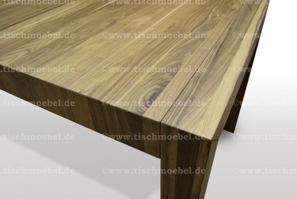 Nussbaum Esstisch