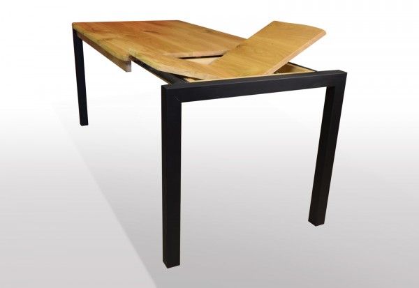 baumtisch wildeiche ausziehbar cube schwazstahl profil unter der tischplatte abschliessend(1)