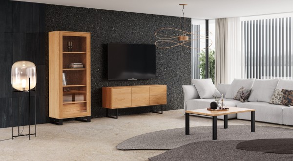 Couchtisch (80 × 60 × 45 cm) aus Eiche und Stahl - im Raum