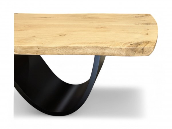 Baumtisch Wildeiche mit Dänisch Oval Kopfseite in 220x110cm