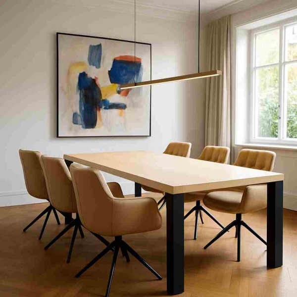 ahorn-esstisch-mit-massiven-schwarzstahl-beinen-aussen-beige-lederstuehle-exklusives-esszimmer